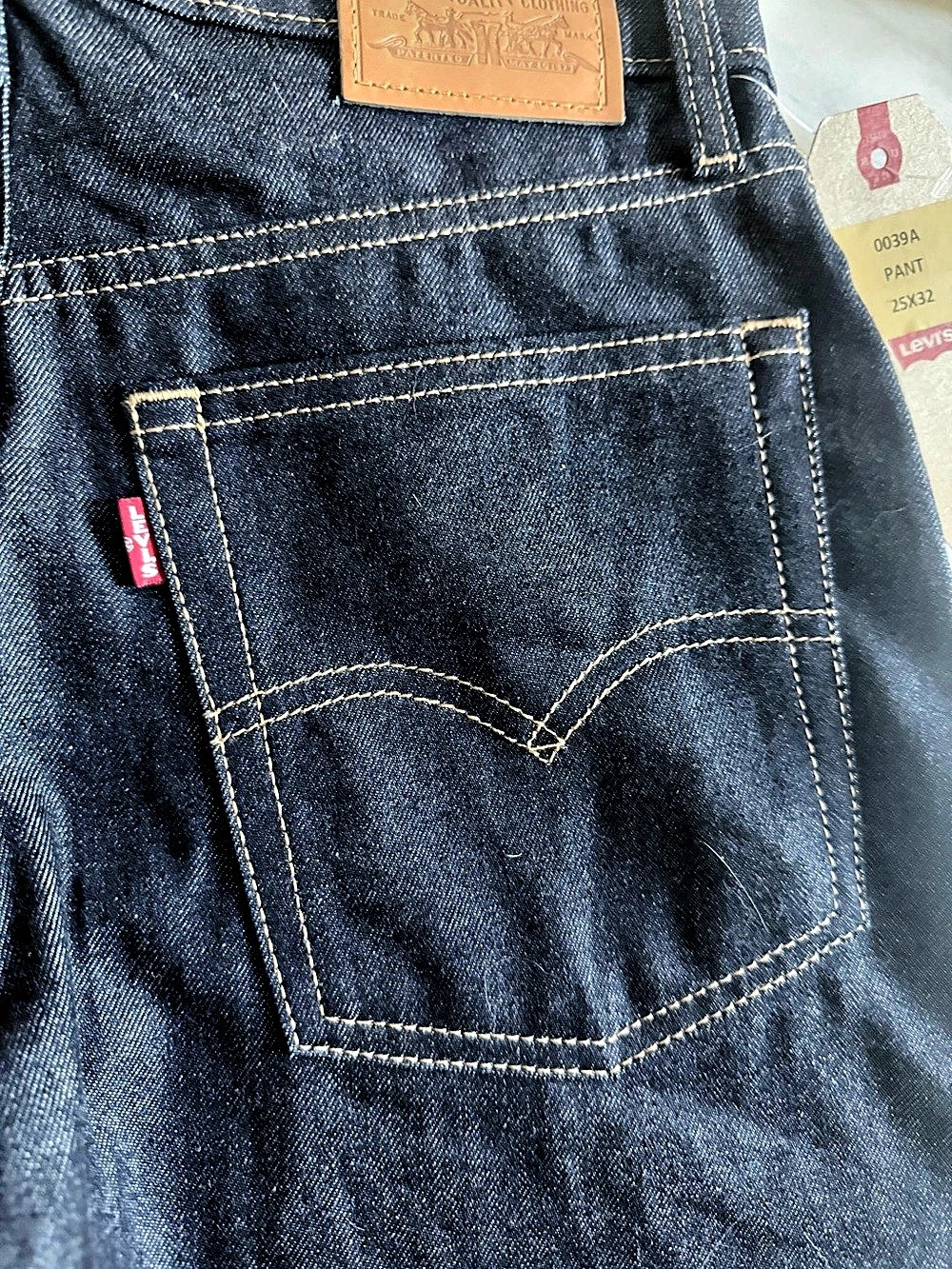 NWT Levi's Baggy Dad Barrel Jeans Blue Waist 25 - Picture 8 of 13